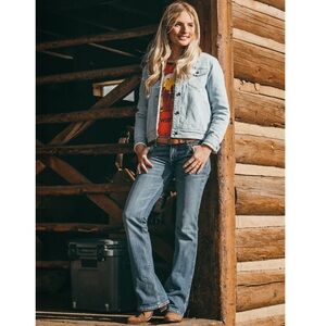 Wrangler Boot Cut Blue Jeans size 7x32